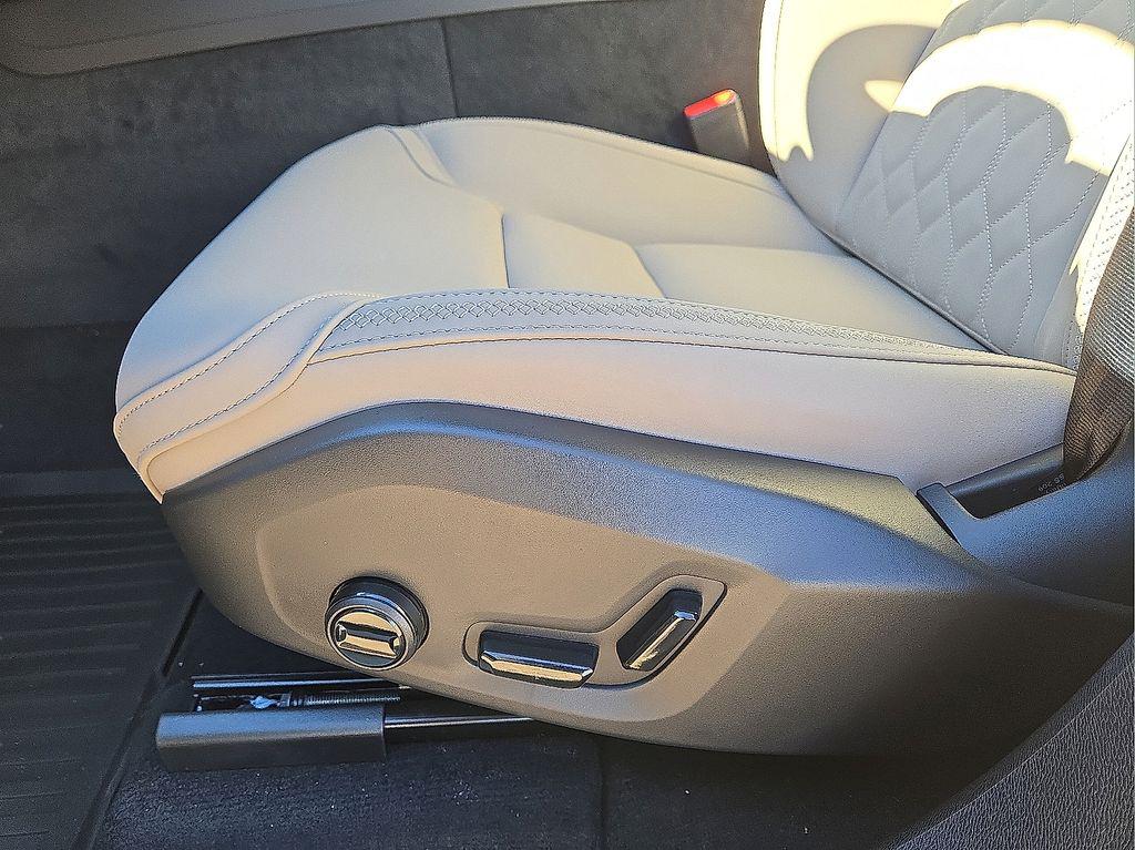 صورة مصغرة 24 لـ 2026 Volvo XC60 B5 PLUS
