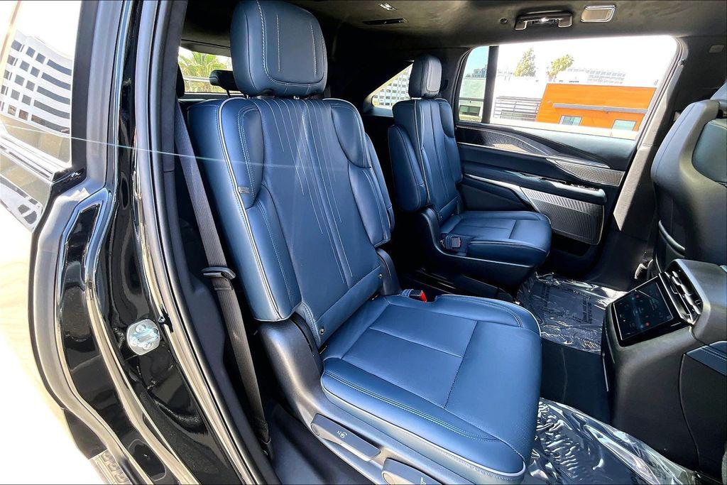 2026 Cadillac ESCALADE IQ PREMIUM LUXURY — миниатюра 32