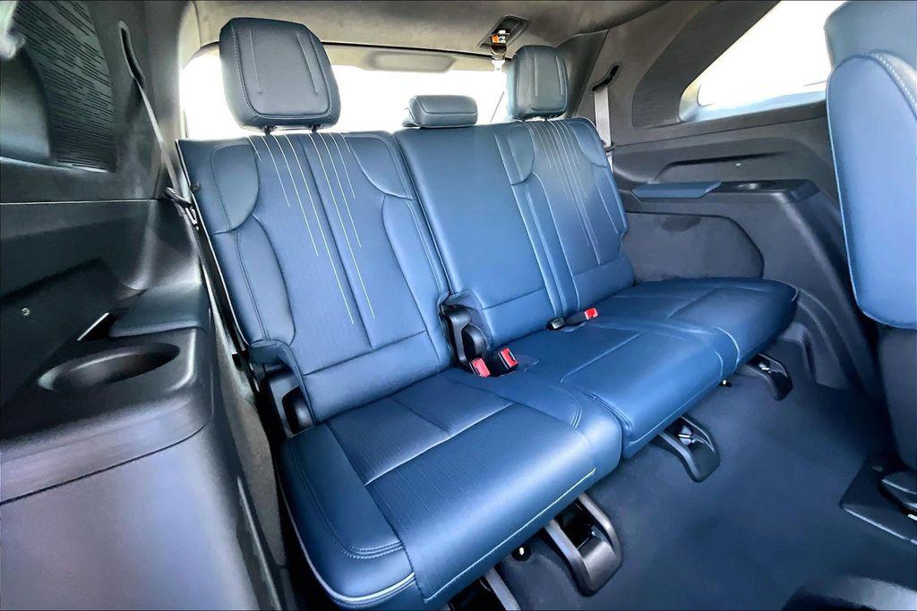 2026 Cadillac ESCALADE IQ PREMIUM LUXURY — миниатюра 30