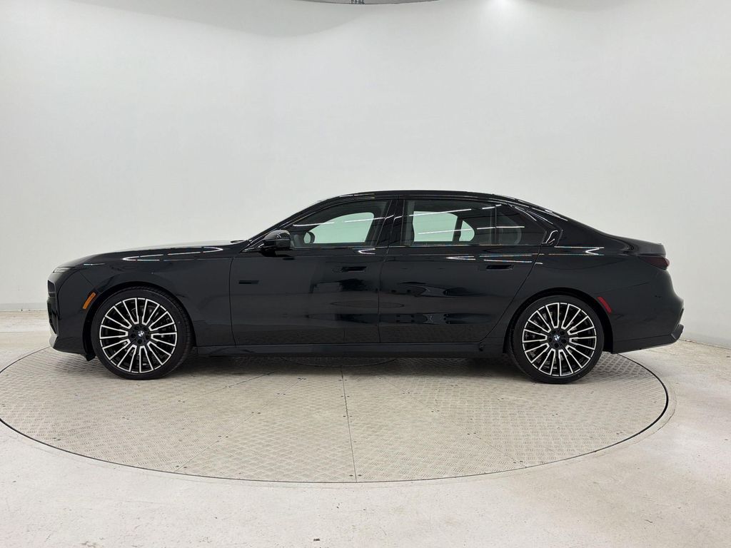 2026 BMW 760 XDRIVE photo 2