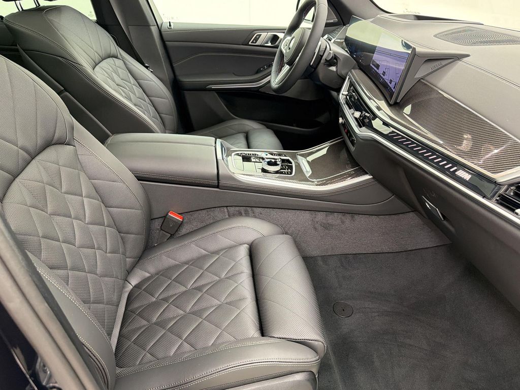 صورة مصغرة 21 لـ 2026 BMW X5 M60I