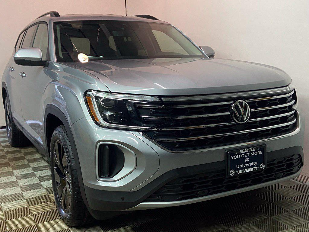New 2026 Volkswagen Atlas 2.0T SE w/Technology 4MOTION