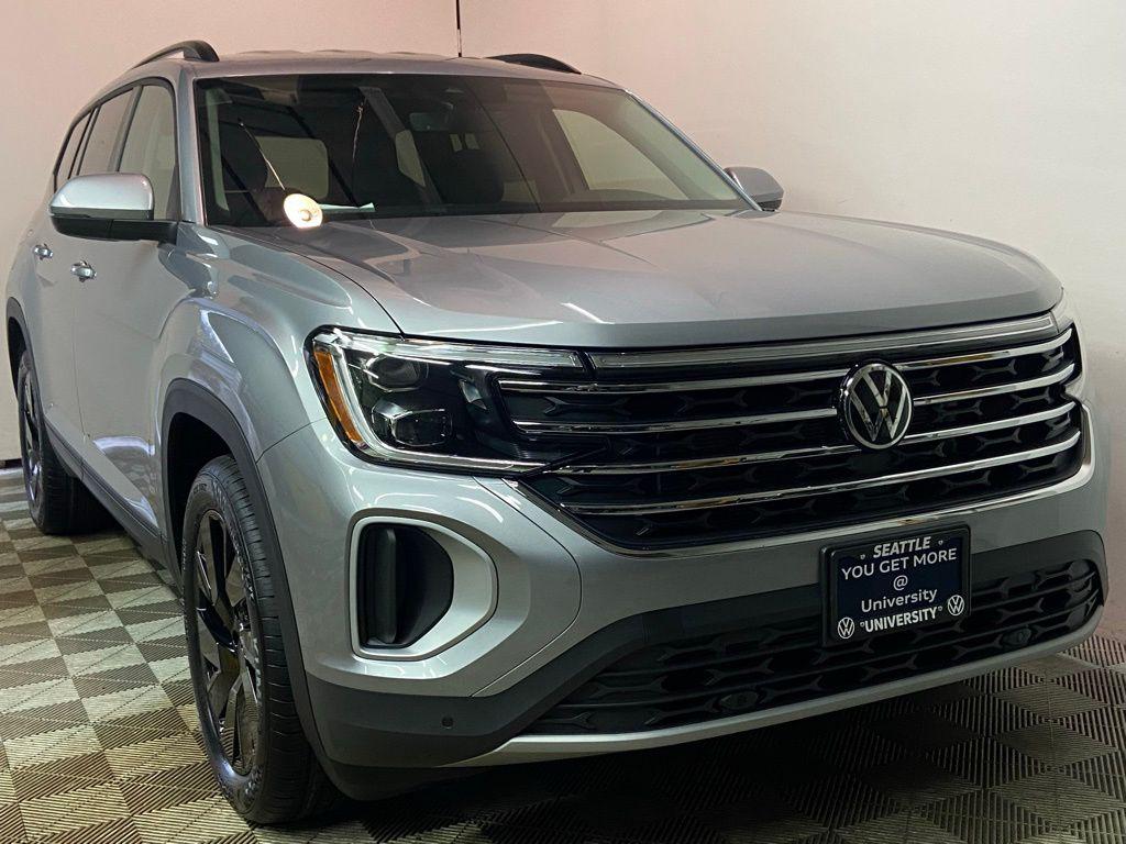 New 2026 Volkswagen Atlas 2.0T SE w/Technology 4MOTION