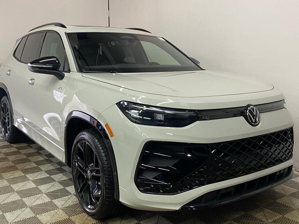 New 2026 Volkswagen Tiguan 2.0T SE R-Line Black 4MOTION