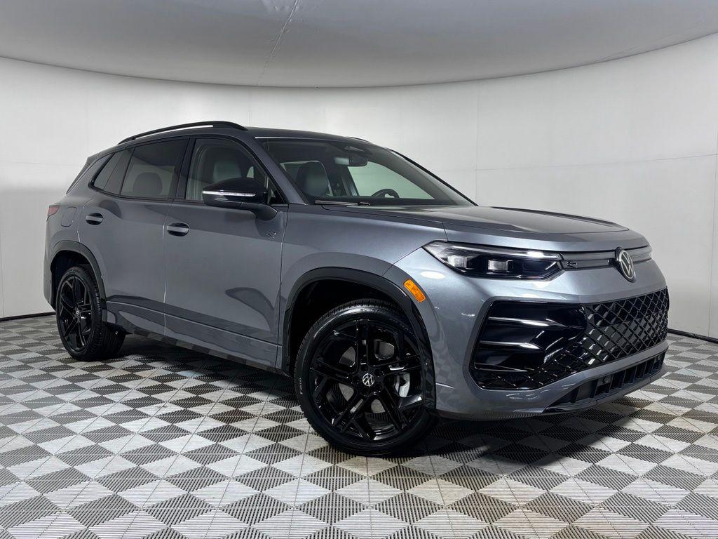 New 2026 Volkswagen Tiguan 2.0T SE R-Line Black 4MOTION