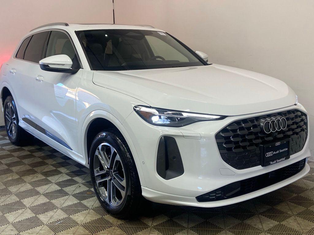 New 2025 Audi Q5 2.0T Premium Plus