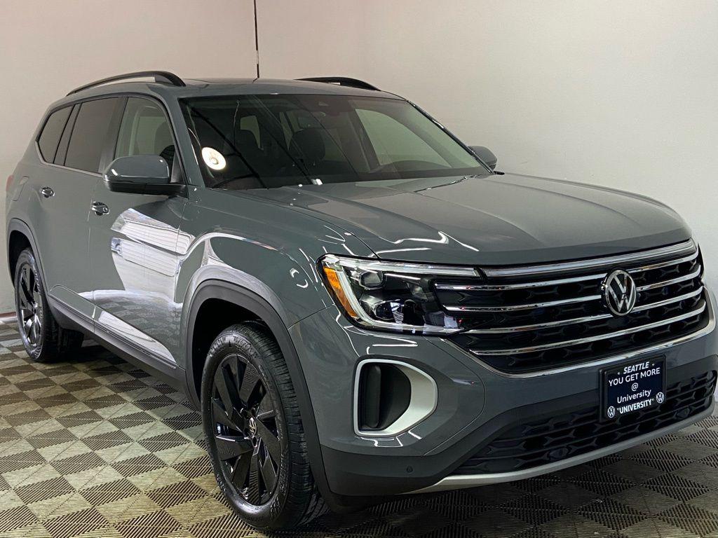 New 2026 Volkswagen Atlas 2.0T SE w/Technology 4MOTION