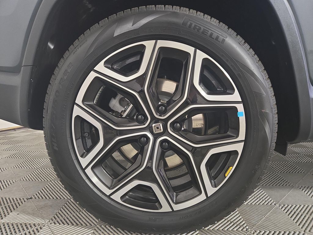 صورة 12 لـ 2025 Rivian R1S ADVENTURE TRIM