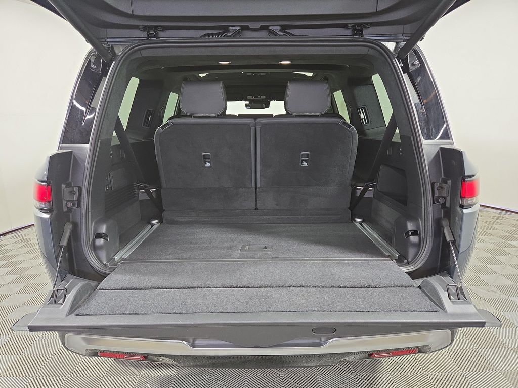 صورة 15 لـ 2025 Rivian R1S ADVENTURE TRIM