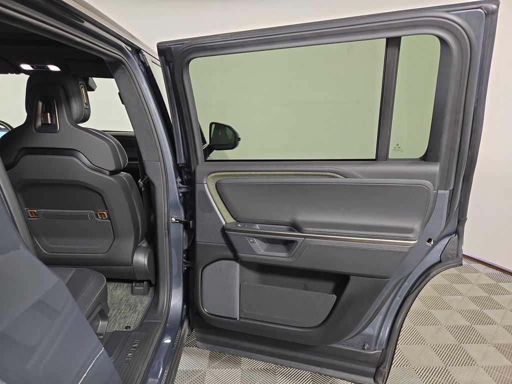 صورة 19 لـ 2025 Rivian R1S ADVENTURE TRIM