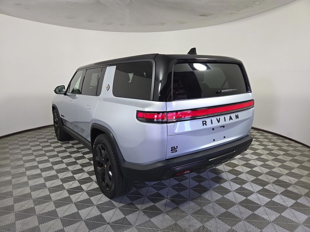 2025 Rivian R1S ADVENTURE TRIM — фото 3