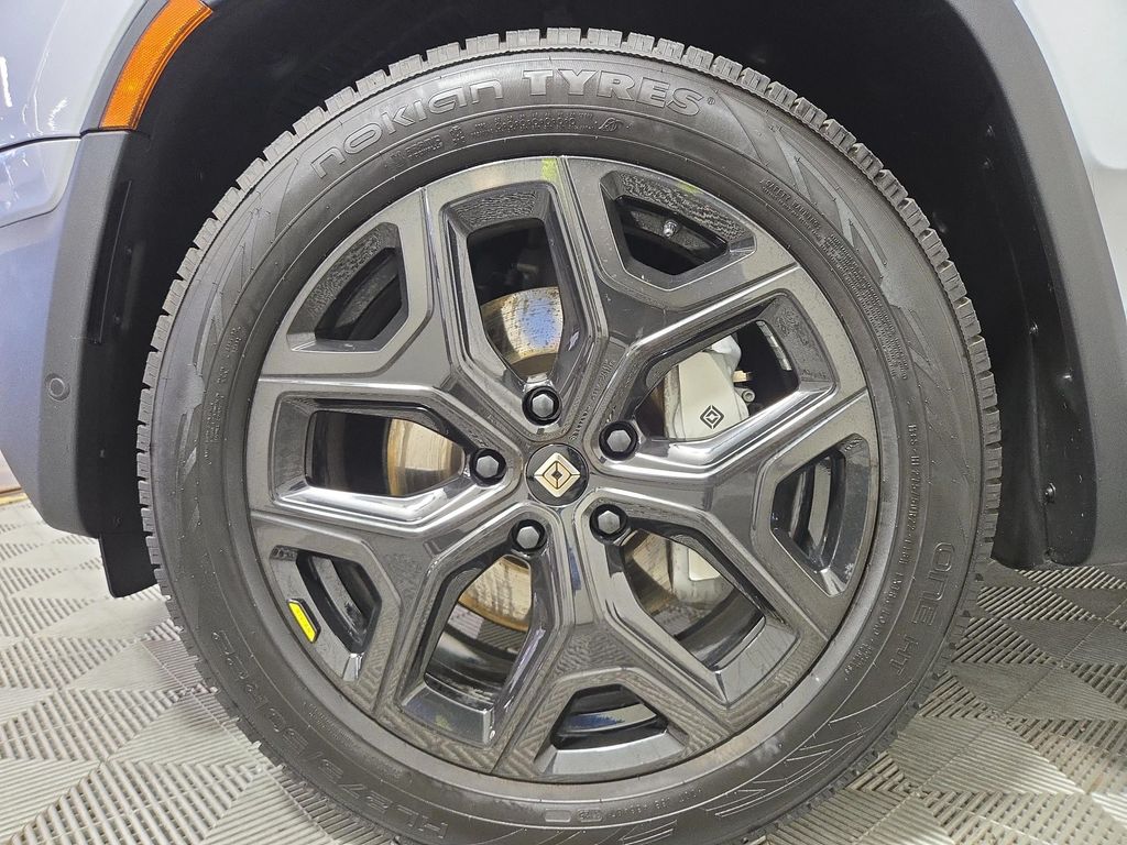 2025 Rivian R1S ADVENTURE TRIM — фото 9