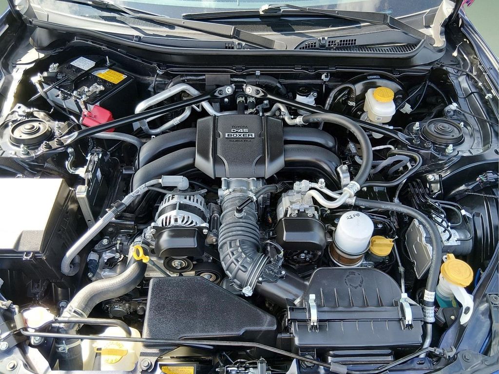صورة 14 لـ 2025 Toyota GR86 PREMIUM