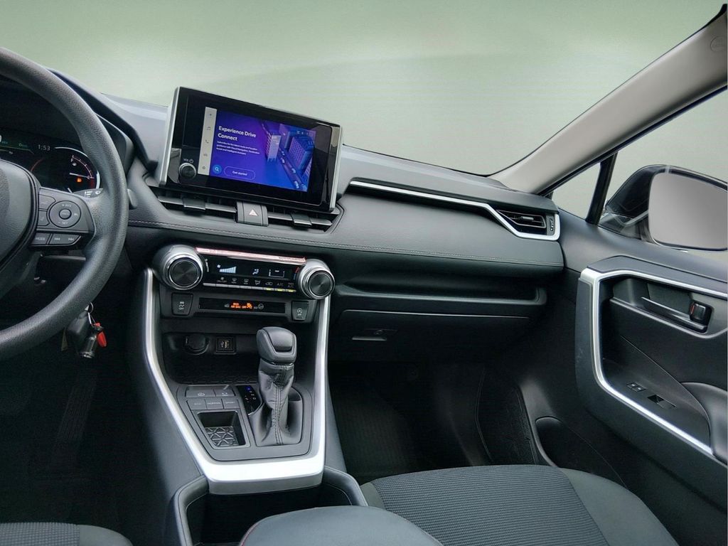 2025 Toyota RAV4 LE 缩略图 17