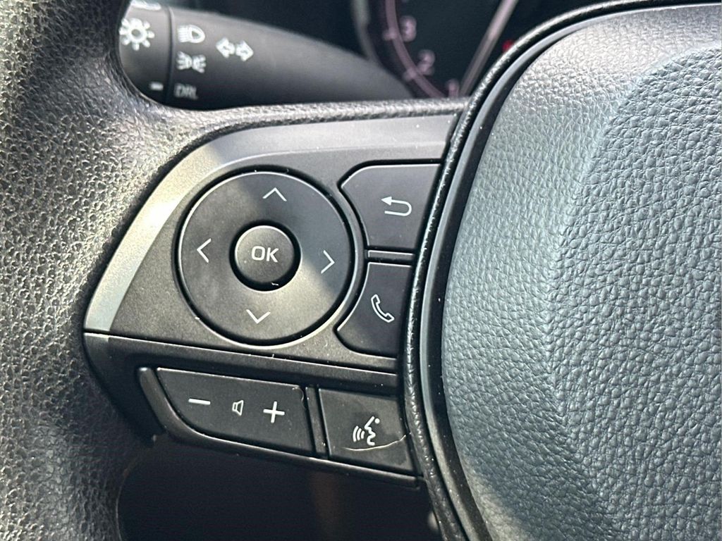 2025 Toyota RAV4 LE 缩略图 23