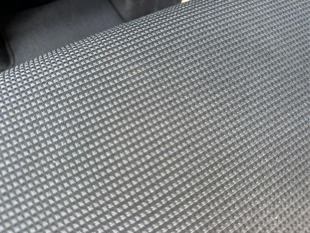 2025 Toyota RAV4 LE 缩略图 18