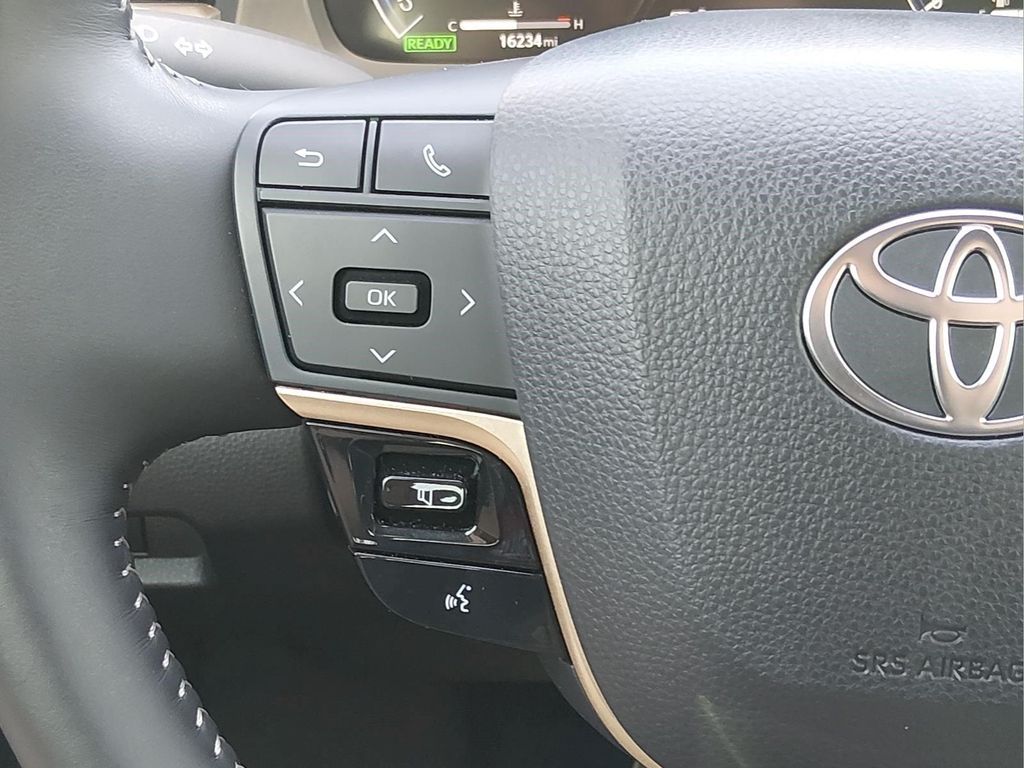 2026 Toyota CROWN XLE thumbnail 29