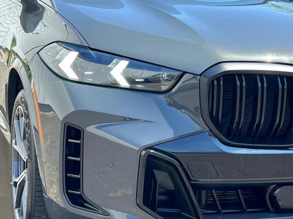 2024 BMW X5 M60I — фото 8