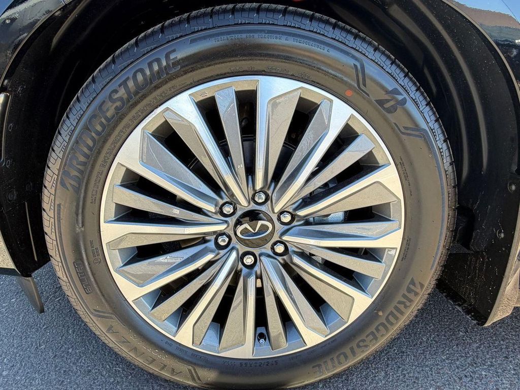 صورة 10 لـ 2027 Infiniti QX80 LUXE
