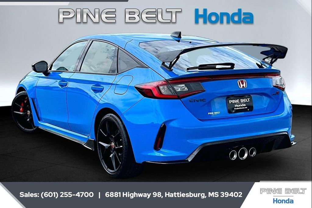 صورة 2 لـ 2023 Honda CIVIC TYPE R TOURING