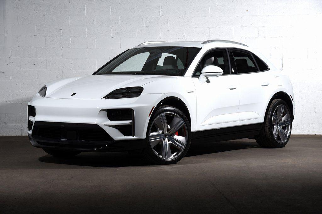 New 2025 Porsche Macan Macan Electric Turbo