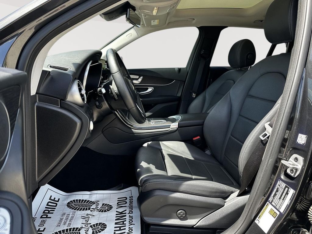 MERCEDES-BENZ GLC - 7