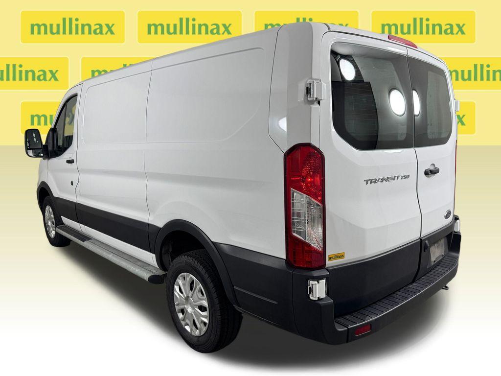 صورة مصغرة 13 لـ 2025 FORD TRANSIT-250 BASE