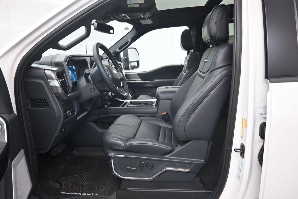 2026 FORD F-250 PLATINUM photo 9