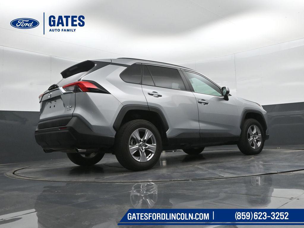2025 Toyota RAV4 XLE 照片 36