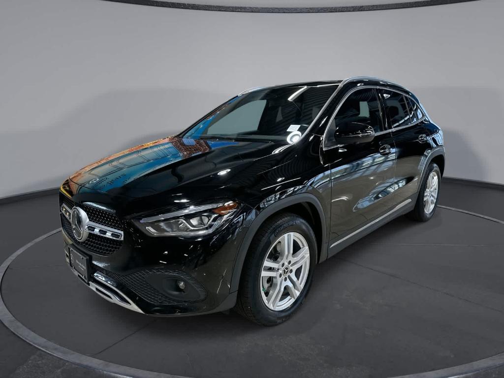 MERCEDES-BENZ GLA - 1