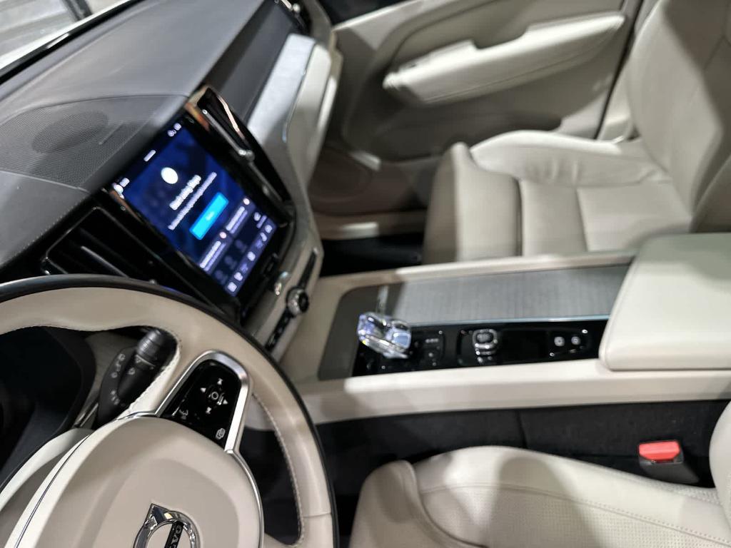 2025 Volvo XC60 PLUG-IN HYBRID T8 ULTRA — миниатюра 28