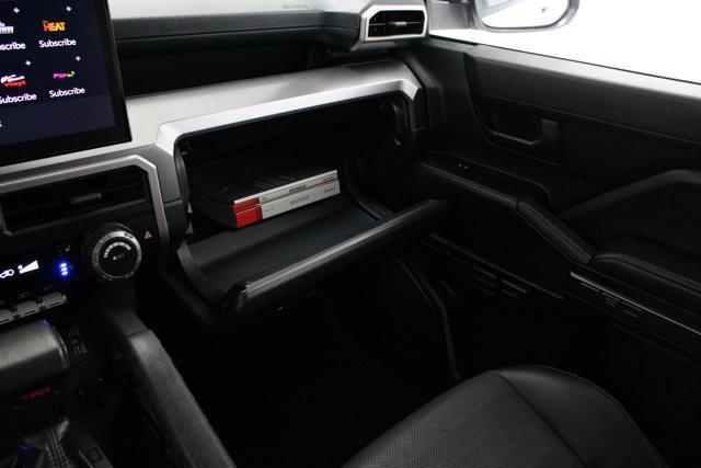 صورة مصغرة 23 لـ 2025 Toyota 4RUNNER TRD OFF ROAD PREMIUM