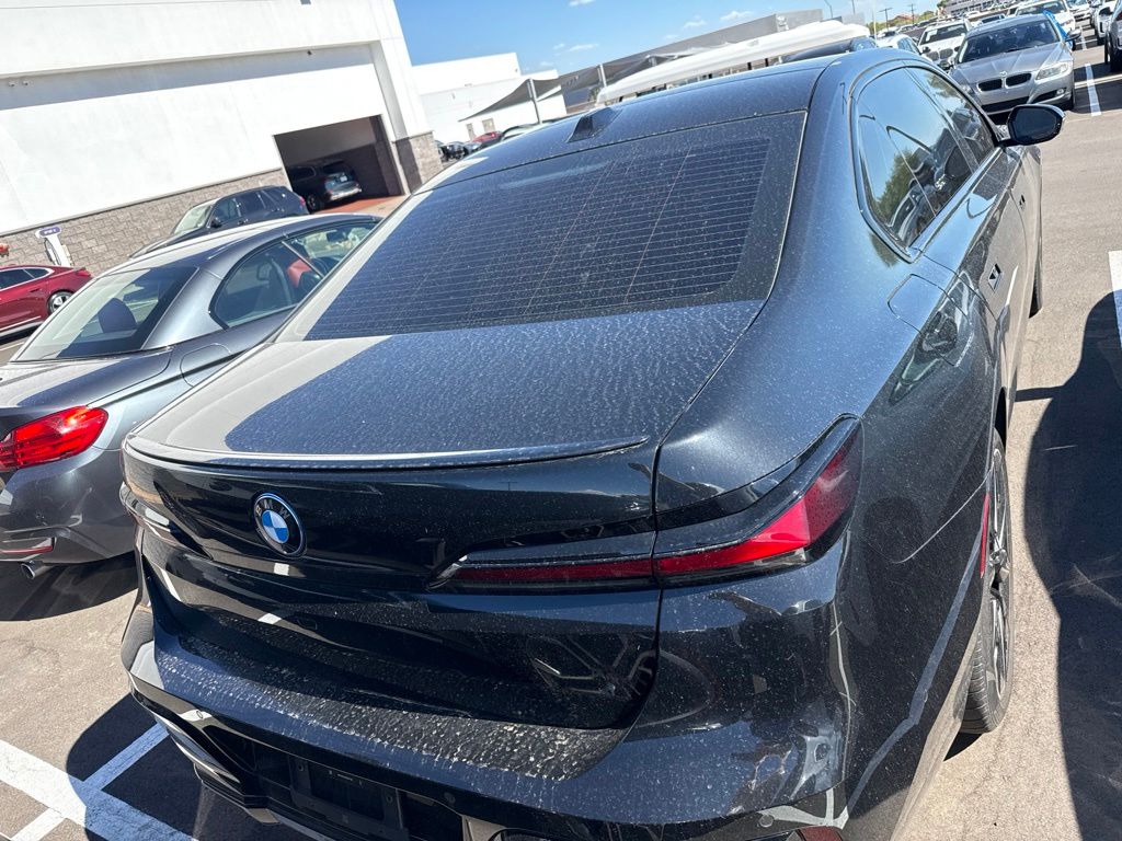 صورة 5 لـ 2024 BMW I7 EDRIVE50