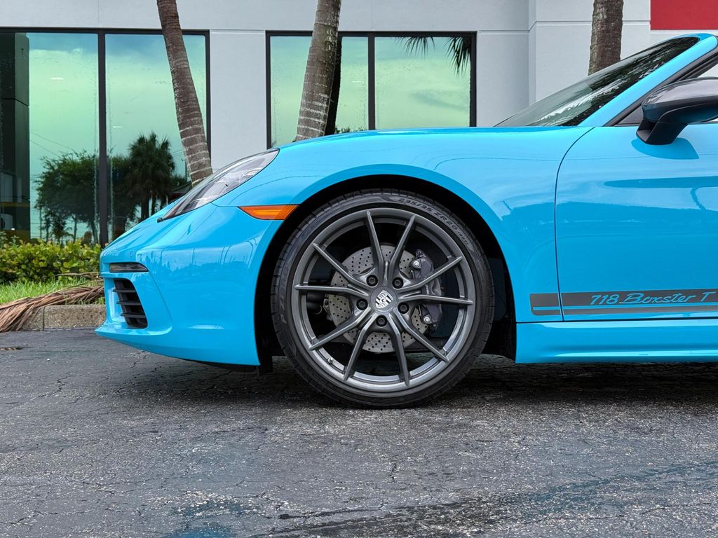 صورة 12 لـ 2021 Porsche 718 BOXSTER T