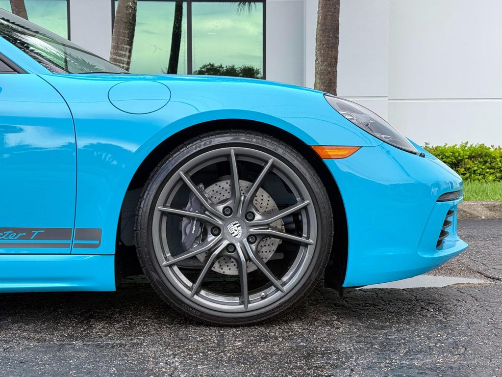 صورة 40 لـ 2021 Porsche 718 BOXSTER T