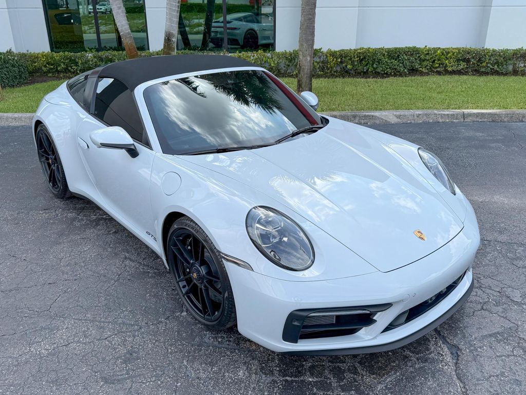 2024 Porsche 911 TARGA 4 GTS — миниатюра 44