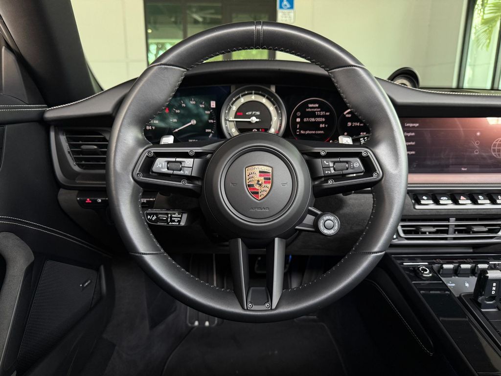 2024 Porsche 911 TARGA 4 GTS — миниатюра 31