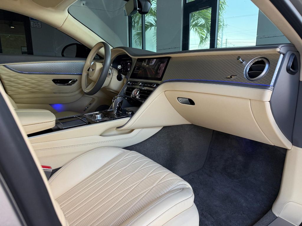 2023 Bentley FLYING SPUR V8 — миниатюра 34