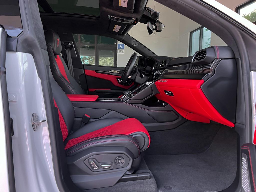2021 Lamborghini URUS SUV 照片 27