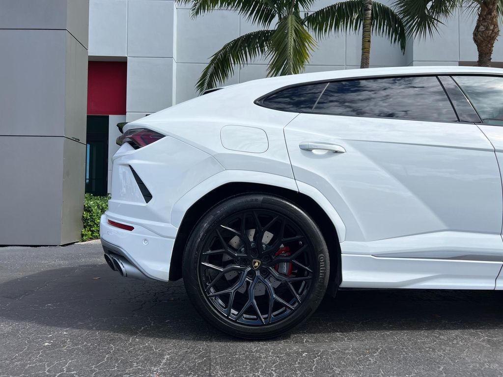 2021 Lamborghini URUS SUV 照片 7