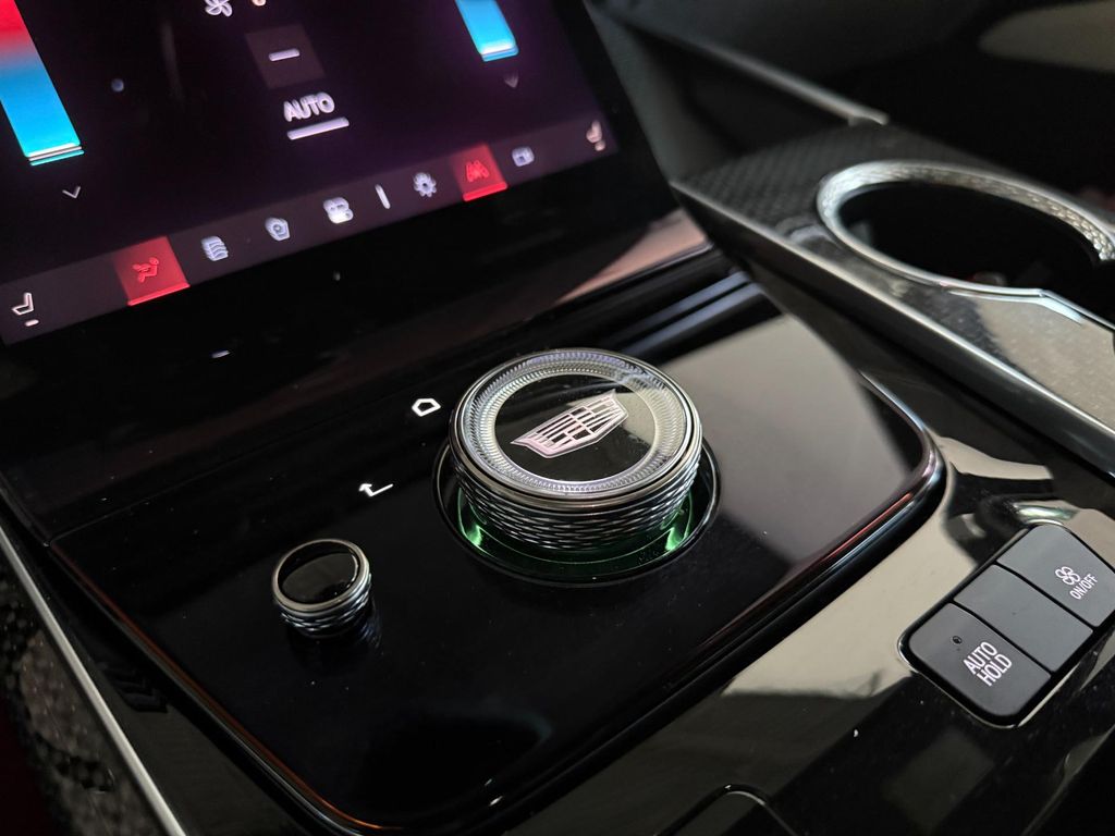 صورة مصغرة 48 لـ 2025 Cadillac ESCALADE V-SERIES