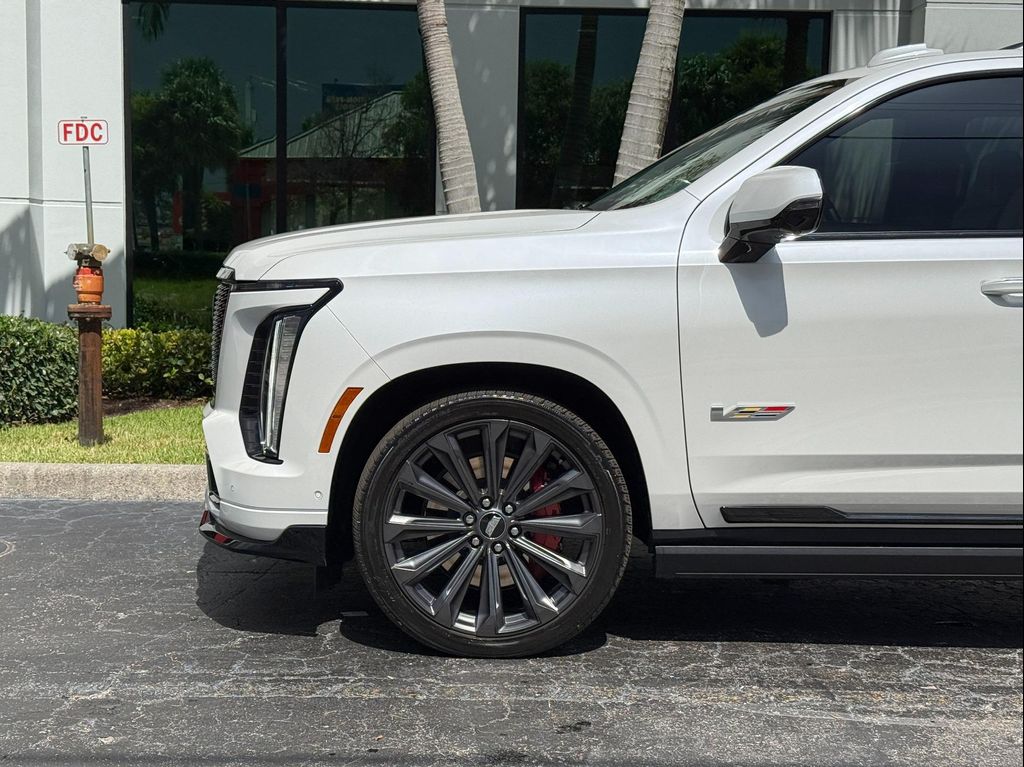صورة مصغرة 12 لـ 2025 Cadillac ESCALADE V-SERIES