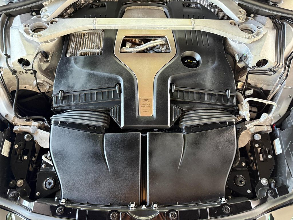 صورة مصغرة 44 لـ 2023 Aston Martin DBX 707