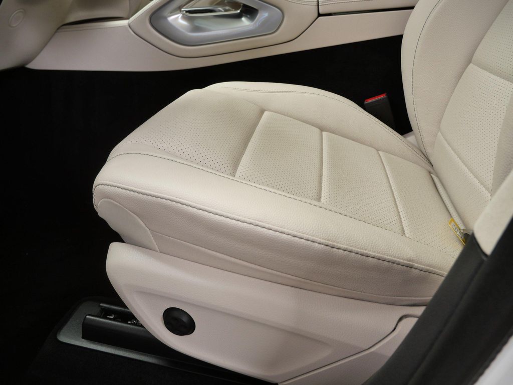 2026 Mercedes-BENZ GLE 缩略图 18