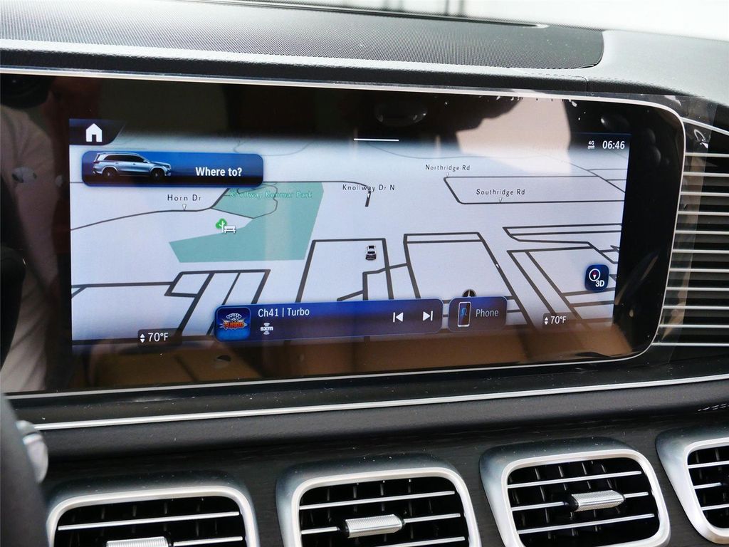 MERCEDES-BENZ GLS - 10