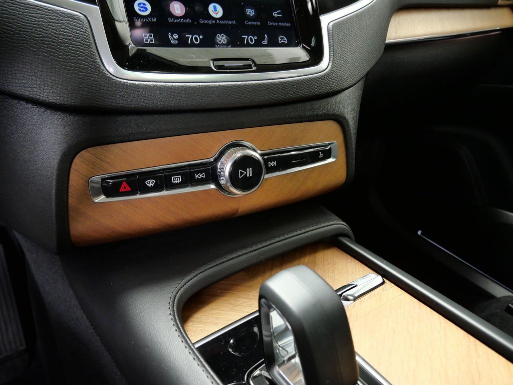 صورة مصغرة 20 لـ 2024 Volvo XC90 RECHARGE PLUG-IN HYBRID T8 PLUS 6-SEATER