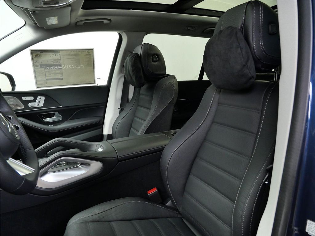 MERCEDES-BENZ GLS - 8