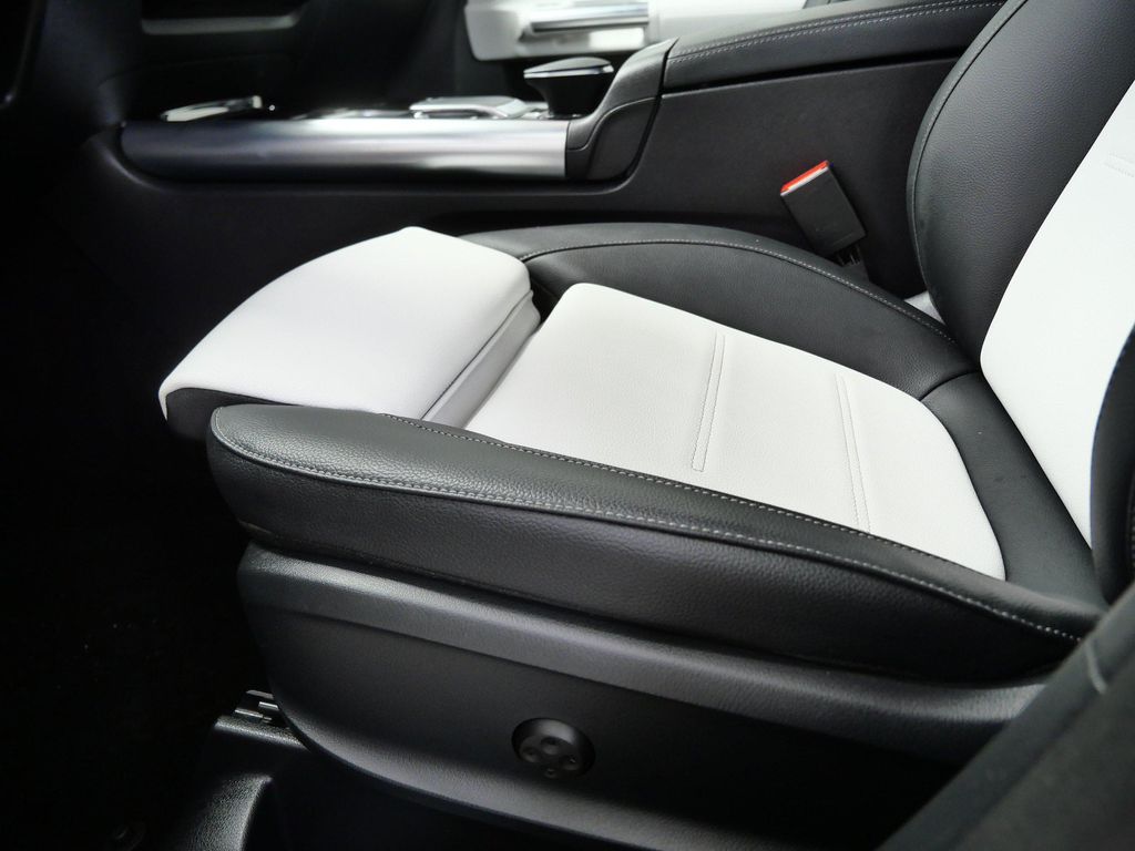 2023 Mercedes-BENZ AMG GLA 35 4MATIC — миниатюра 18