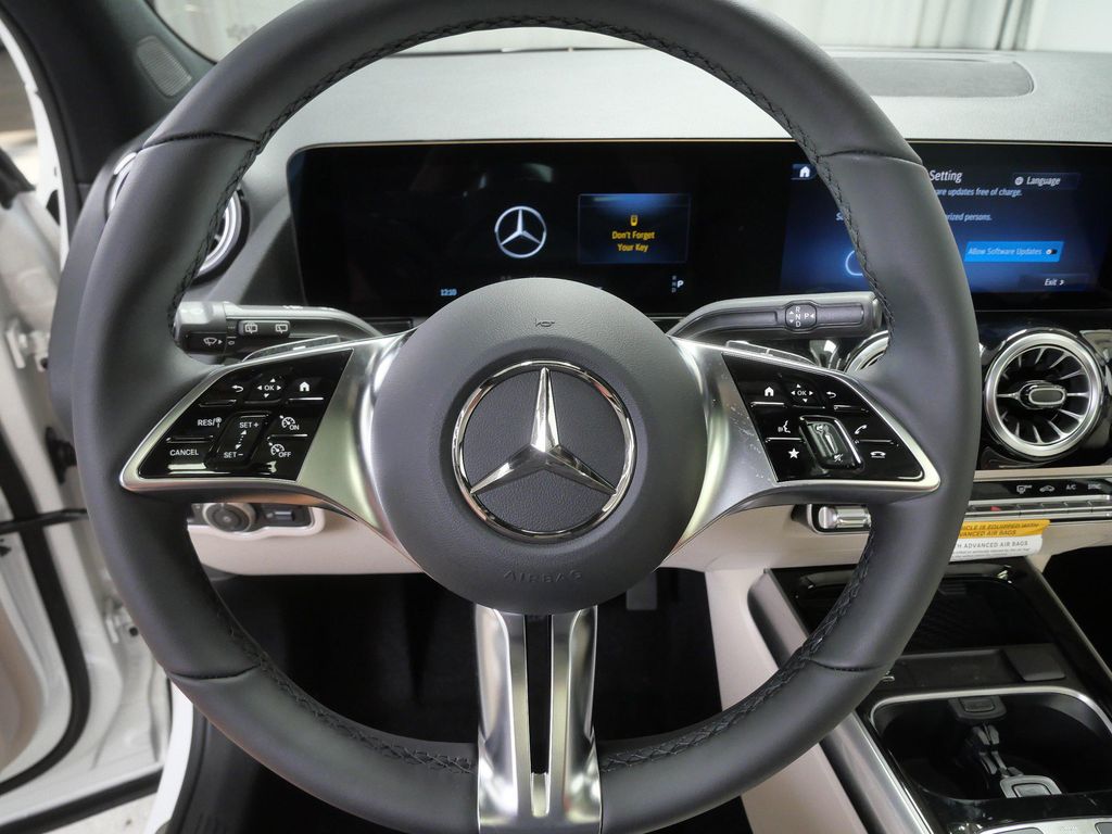 2026 Mercedes-BENZ GLA — миниатюра 12