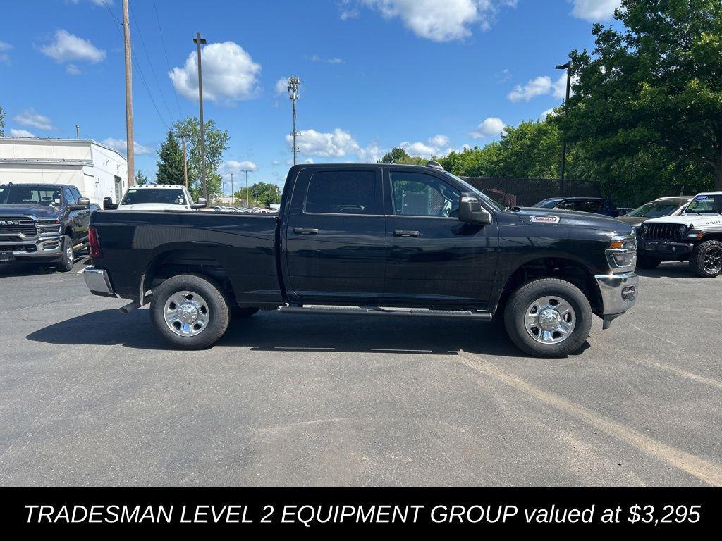 صورة 2 لـ 2026 RAM 2500 TRADESMAN CREW CAB 4X4 6'4' BOX